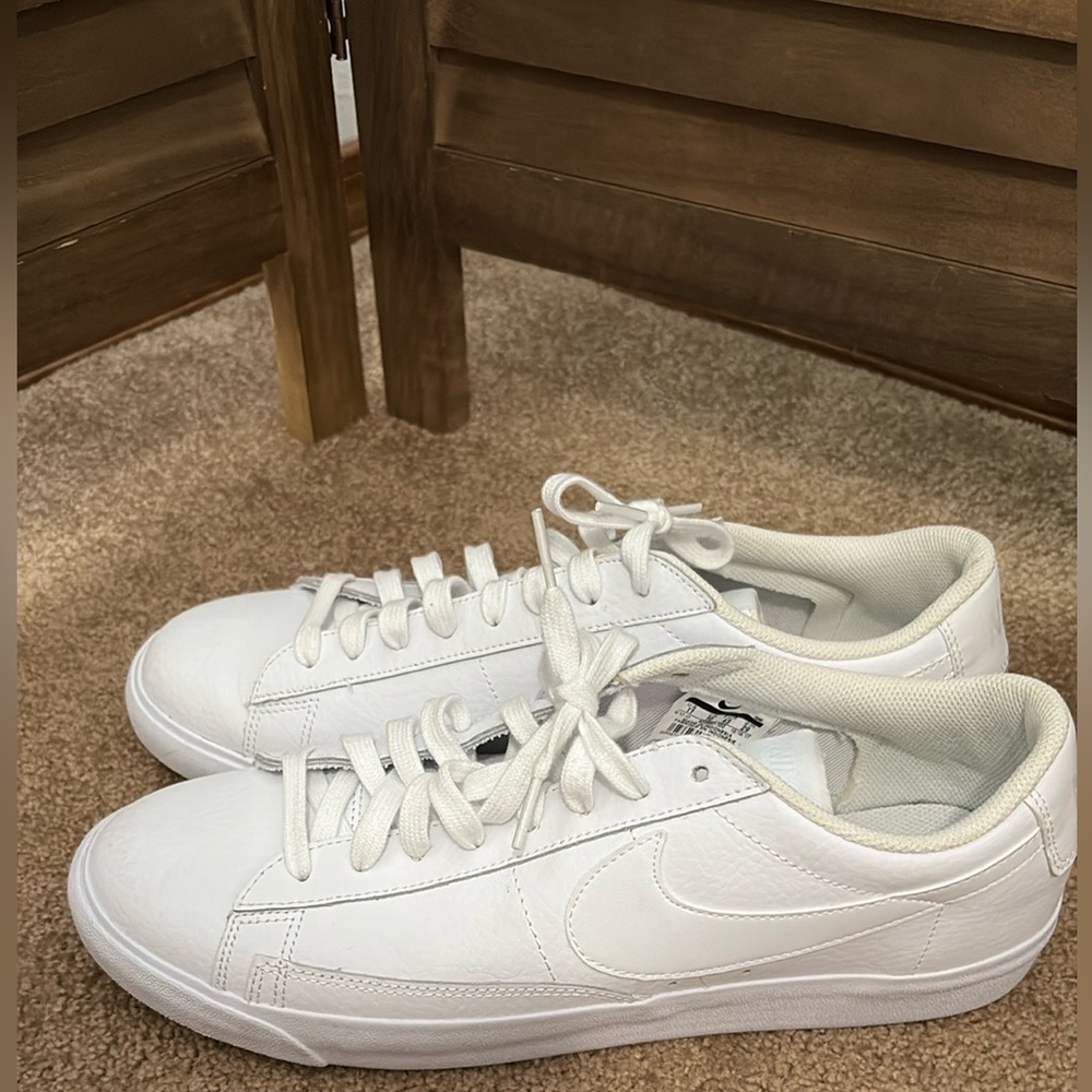 Nike Low Blazers